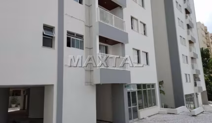 Apartamento à venda na Avenida Guacá, com 56m², 2 dormitórios, 2 salas, cozinha e 1 vaga.
