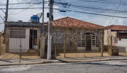 Terreno Multi familiar com 4 Casas, mais 1 Galpão,  pode ser para reforma ou demolir para construir