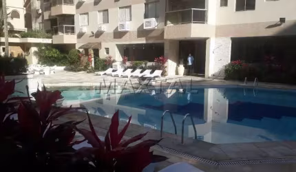 Apartamento de 2 dormitórios, 1° andar com sacada Praia da Enseada Guarujá, próximo da praia