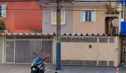 Sobrado à venda em Perdizes na Rua Dos Caetés, com  3 dormitórios e 2 vagas.