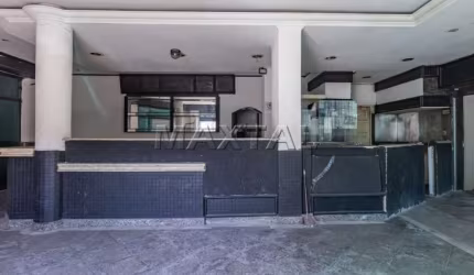Loja de esquina na Doutor Zuquim  ao lado do terminal de ônibus e metrô Santana ZN