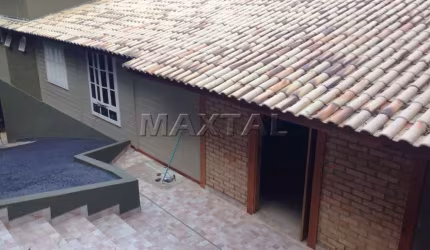 Casa em Mairiporã com 1,570 m², 3 dormitórios, 3 suítes e 6 vagas  .
