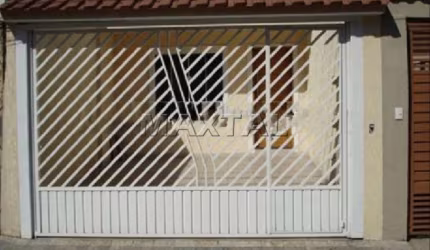 Sobrado de 100m², três Dormitórios, sendo uma suíte, dois banheiros, um lavabo,uma vaga de garagem,