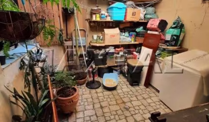 Apartamento com quintal, 100m², 3 dormitórios, sala, 1 vaga fixa, próximo do metrô Parada Inglesa.