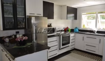 Sobrado a venda nas Palmas com 500m² 3 dormotórios 3 suites 3 vagas