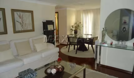 Apartamento no bairro da Água Fria, 130m², 3 dormitórios, 1 suíte, 3 banheiros e 2 vagas.