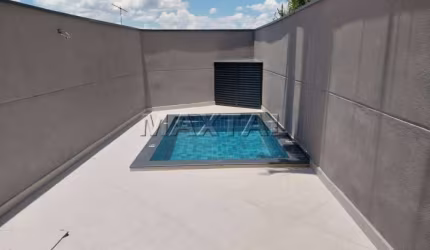 Sobrado novinho no Jardim São Paulo, com 200m² de área construída com 3 suítes, 3 vagas, piscina.