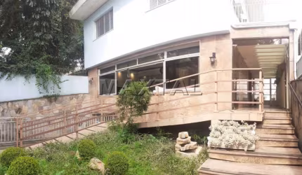 Sobrado Comercial ou Residencial 8 Dormitórios, 3 banheiros e 6 vagas, 300M² no Jardim São Paulo