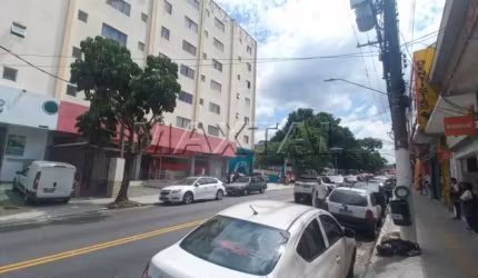 Apartamento à venda de 2 dormitórios, sala, cozinha e lavanderia na Avenida Parada Pinto.