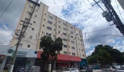 Apartamento de 2 dormitórios, sala, cozinha, banheiro, lavanderia para locação  na Av. Parada Pinto
