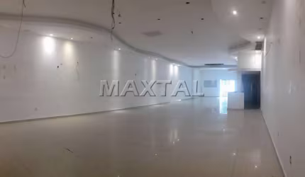Salão com dois pisos no Tatuapé com 290m² de construção e 145m² de terreno