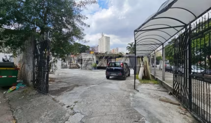Loja comercial com 600m², área coberta, de esquina, próximo a Padaria Panetteria ZN.