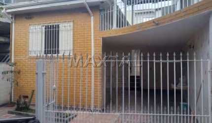 Casa na Vila Constança à venda, com 3 dormitórios, sala, cozinha, 2 banheiros e 2 vagas.
