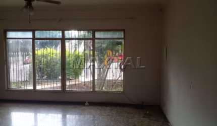 Sobrado em Santa Teresinha com 181m², 3 Dormitórios, 1 suíte, 3 banheiros e 2 vagas.