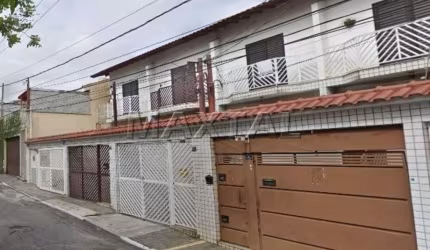 Sobrado à venda de 104m², com 2 dormitórios e 2 suítes, 4 banheiros  e 4 vagas. Parada Inglesa.