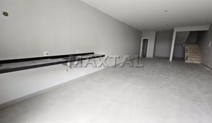 Sobrado novo com 362m², 4 dormitórios, 1 suítes, 6 vagas, próximo a Paródia Pedro Apóstolo.