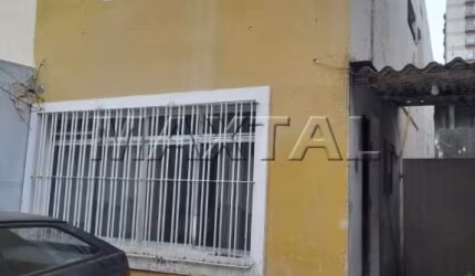 Sobrado Vila Aurora, 124 m², com 2 quartos, 1 ampla cozinha, 1 lavanderia, 2 vagas, 1 banheiro.