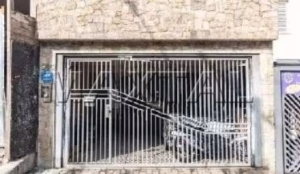 Sobrado a venda,  com 4 quartos, 1 suíte, 3 banheiros, 2 vagas de garagem, com 205m²