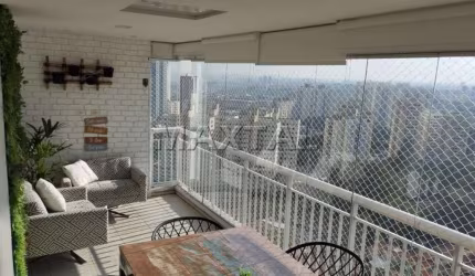 Apartamento à venda no Mandaqui, com 3 dormitórios, 1 suíte e 2 vagas de garagem.