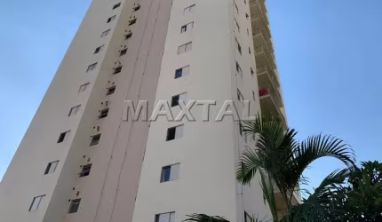 Apartamento de 64m² à venda em Santana. Com 2 dormitórios, 2 banheiros e 1 vaga fixa.