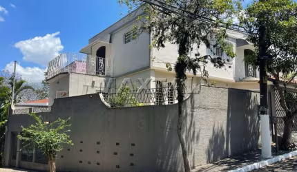 Sobrado à venda no Tremembé, com 190m², 4 dormitórios, sendo 1 suíte ,  3 vagas e escritório.