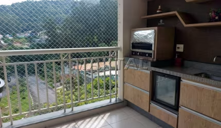 Apartamento com três dormitórios, dentro do Parque Itaguaçu, sala ,cozinha ,uma suíte e duas vagas.