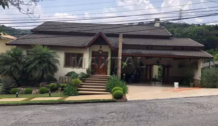 Casa à venda na Rua Maestro, Jardim Itatinga, 600 m², com piscina, 5 quartos e mobiliada.