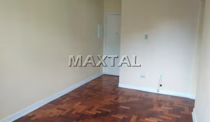 Apartamento  próximo ao Metrô Santana, com 2 dormitórios, sala ampla, cozinha e banheiro.