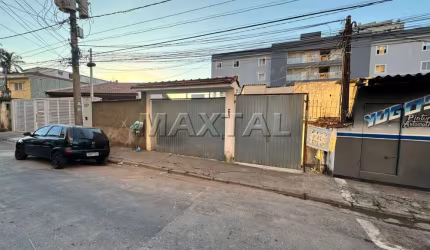 Terreno à venda no  Chora Menino, com 10 metros de testada e 20,40 metros  de frente  aos fundos.
