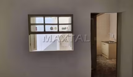 Casa para locação com 1 Dormitório, sala, cozinha e banheiro com 35 m², em Santa Terezinha.