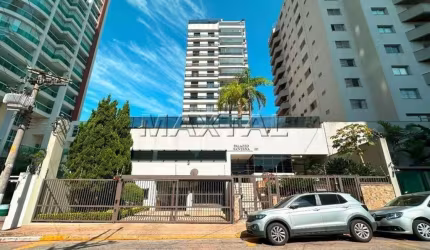 Apartamento em Santana, com 4 dormitórios sendo 2 suítes, copa e cozinha planejada, sala e 4 vagas.