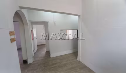 Sobreloja residencial ou comercial em Santana, 80m² com 6 salas, copa, cozinha e 2 banheiros.