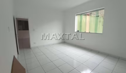 Ampla casa em condomínio fechado estilo apartamento com 2 dormitórios, sala, cozinha, na Casa Verde.