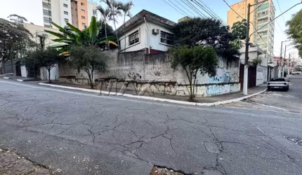 Casa de esquina à venda no Jardim São Paulo na rua Condessa Siciliano, com 4 dormitórios e  4 vagas.