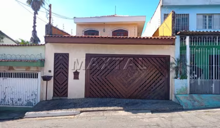 Casa de 192m²,  com 3 dormitórios , 1 sala com 2 ambientes e 3 vagas de garagem, na Vila Medeiros.