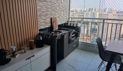 Apartamento em Vila Guilherme, 2 dormitórios sendo 1 suíte, sala com varanda gourmet e vaga.