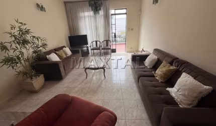 Vende sobrado no Parque do com 3 dormitórios, sendo 1 suite, sala para 2 ambientes.