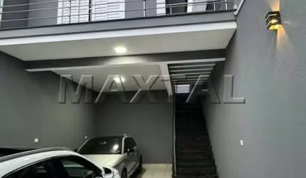 Sobrado à venda no Parque Continental ll, com 1 suíte e garagem para 3 carros.