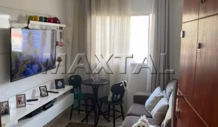 Apartamento na Vila Galvão, à venda. De 50m². Com 2 dormitórios, 1 sala e 1 vaga de garagem.