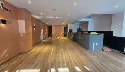 Salão comercial para locação, em Santana, com 126m², 3 banheiros e espaço arborizado.