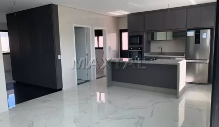 Casa no Tremembé, de 400m². 4 quartos, 4 suítes, 2 lavabo, 6 vagas e piscina.