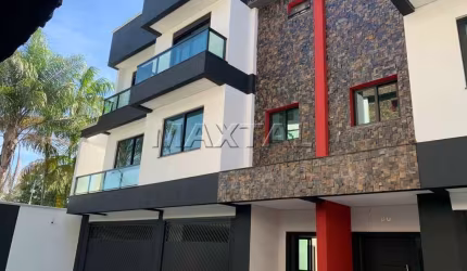 Casa à venda no Tremembé de  400m². Com 4 quartos, 4 suítes, 6 vagas e piscina.