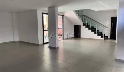 Casa no Tremembé , de 400m². 4 quartos, 4 suítes, 2 lavabo, 6 vagas e piscina.