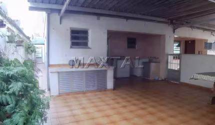 Sobrado 360m², 3 dormitórios, 2 suítes, 5 banheiros, sala, cozinha, copa, quintal, área de serviço,
