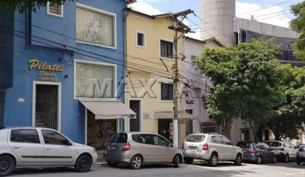 Sobrado comercial, 1 vaga, 4  salas e cozinha. Em região nobre, de fluxo, em Pinheiros.