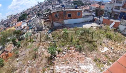 Terreno de 900m² à venda na Vila Medeiros, ótima oportunidade para construtores.