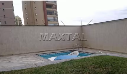 Apartamento com 3 dormitórios sendo uma suíte, sala 2 ambientes com sacada, cozinha e vaga fixa.