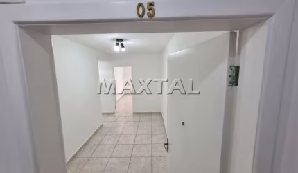 Apartamento no Bairro da Luz pro lado da Rua São Caetano. Com 2 Quartos, sala, cozinha e lavanderia.