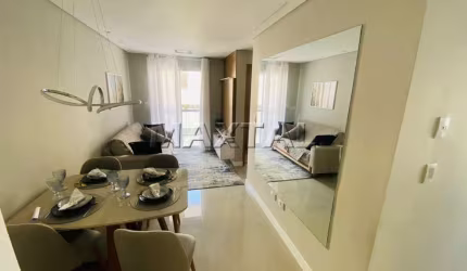 Apartamento à venda com 43m², no Tucuruvi. Com 2 dormitórios, sala, cozinha e varanda.