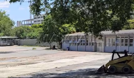 Terreno com 15.000,00m², com prédio para escritório,  próximo a Rodovia Fernão Dias e Dutra